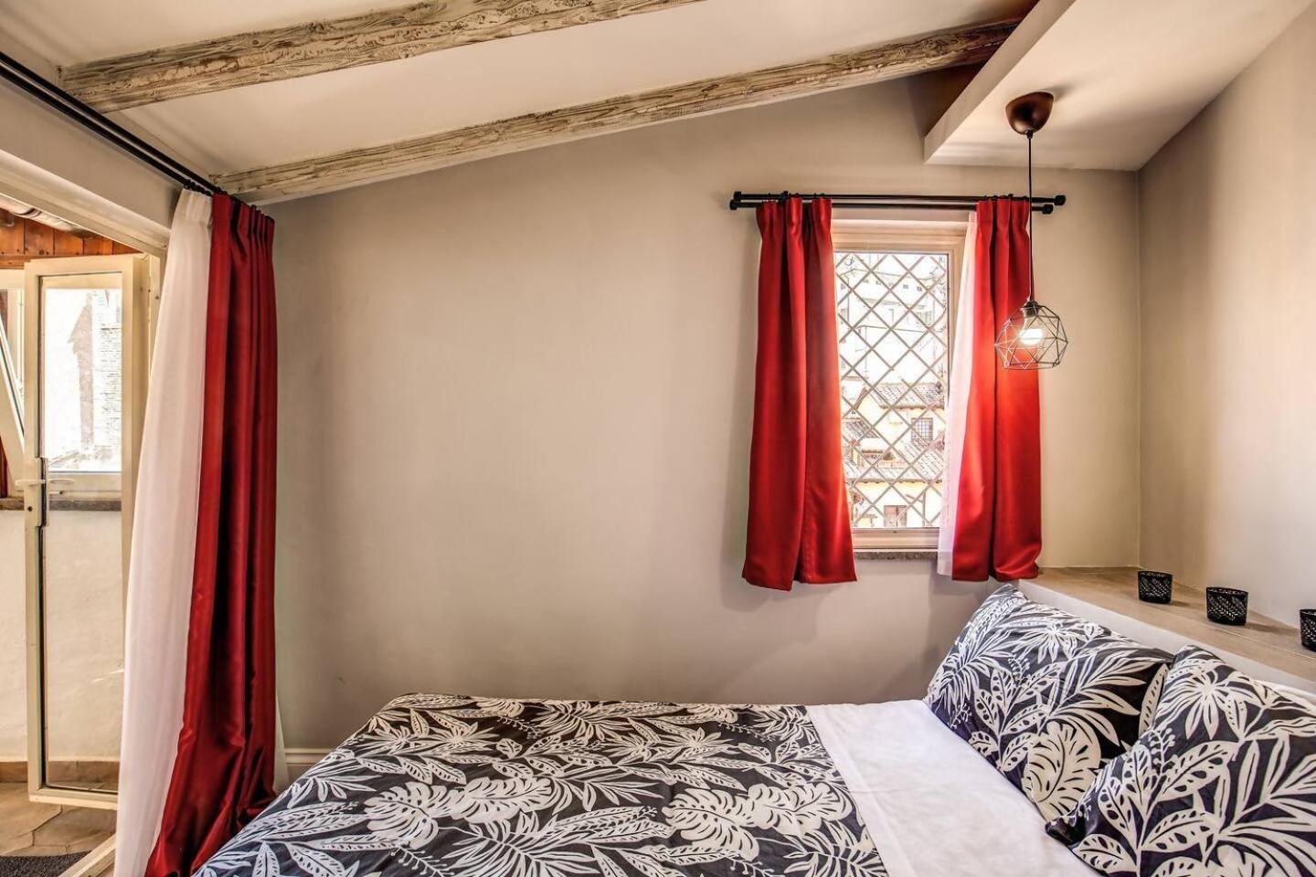 Appartamento Attic With Terrace By Trevi Fountain Roma Esterno foto