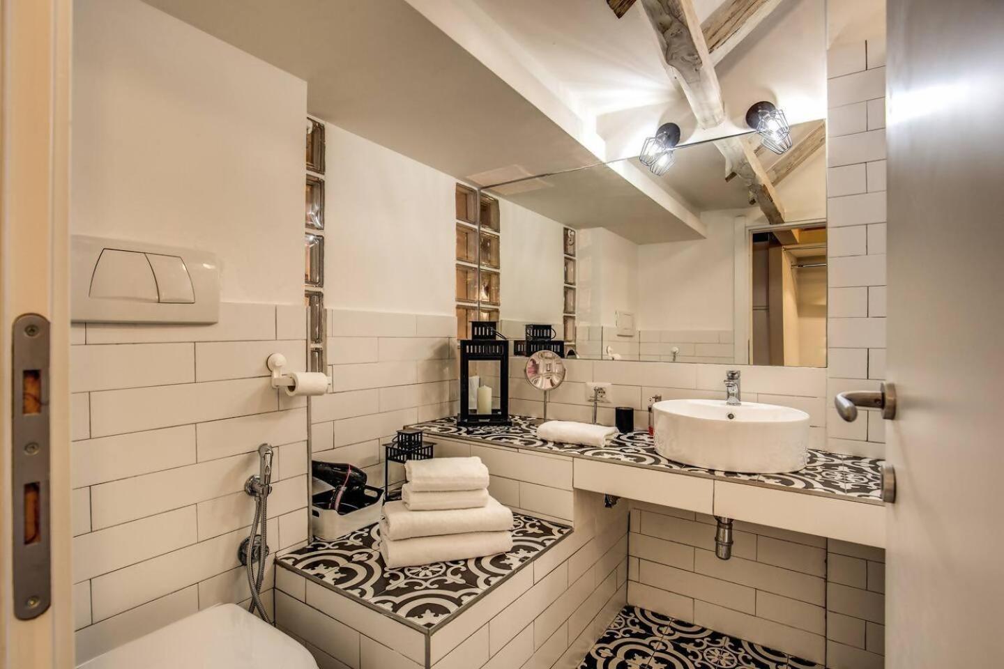 Appartamento Attic With Terrace By Trevi Fountain Roma Esterno foto