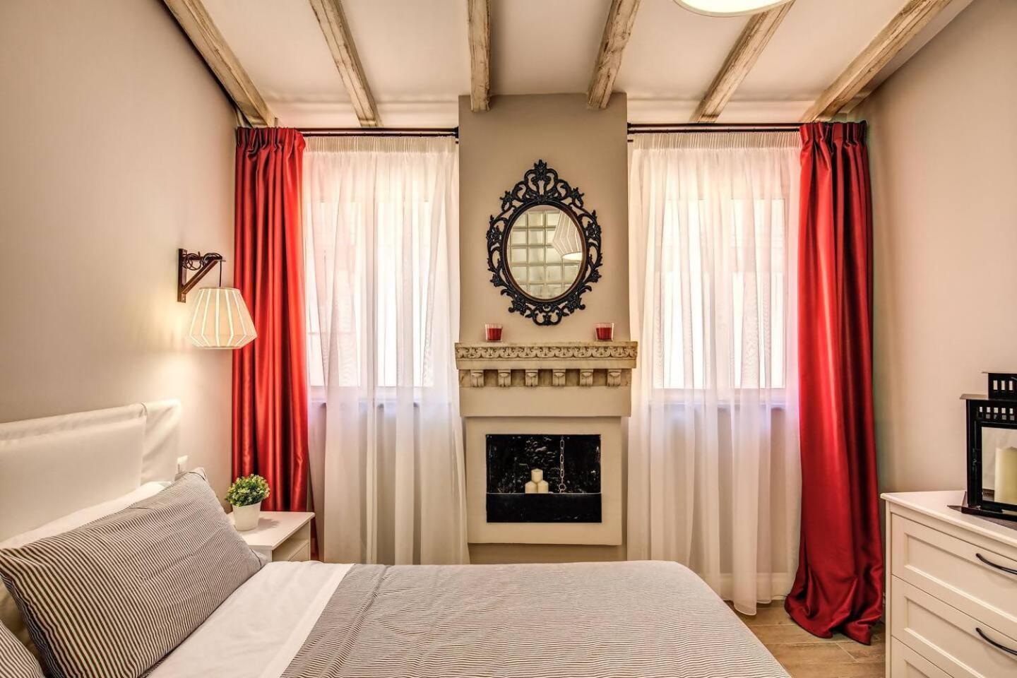 Appartamento Attic With Terrace By Trevi Fountain Roma Esterno foto