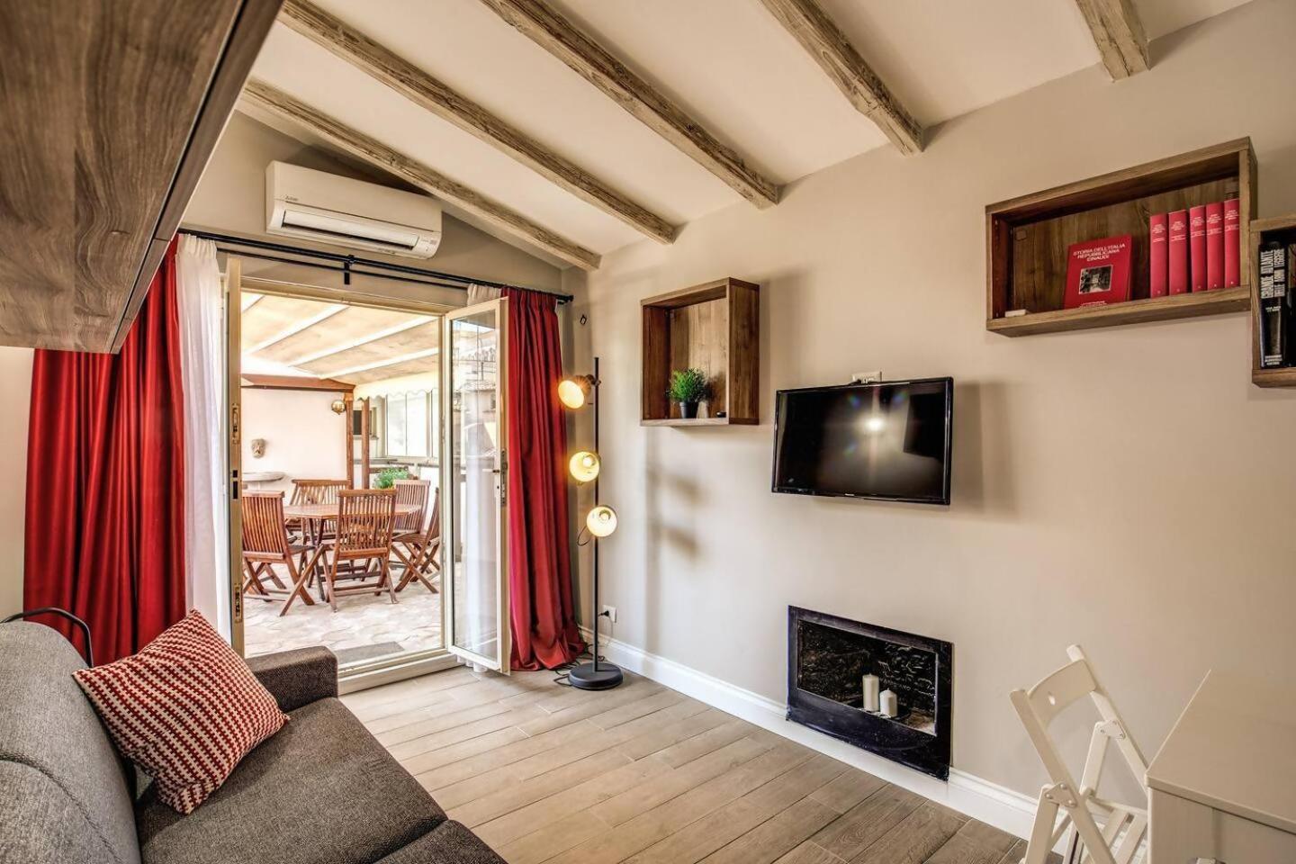 Appartamento Attic With Terrace By Trevi Fountain Roma Esterno foto