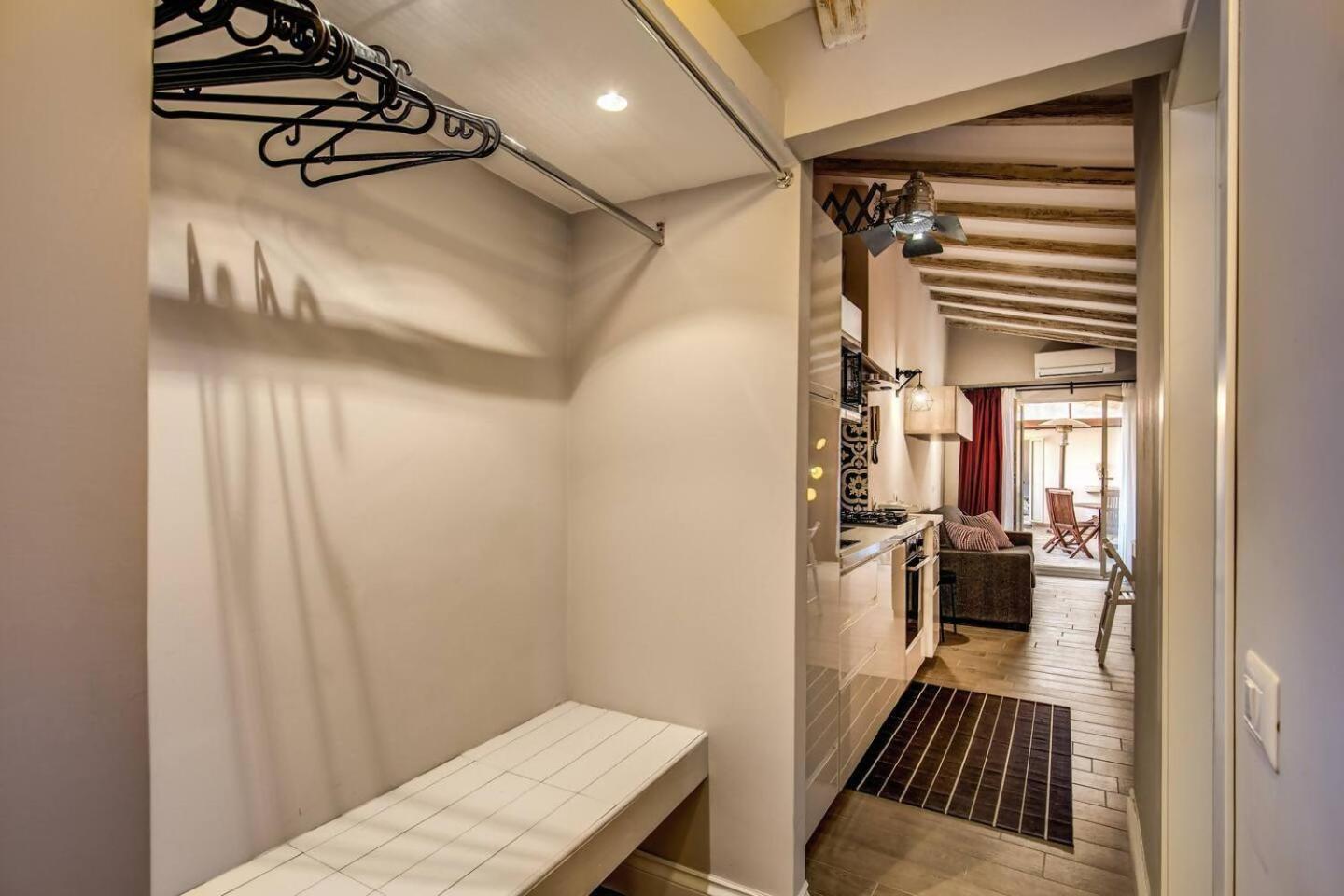 Appartamento Attic With Terrace By Trevi Fountain Roma Esterno foto