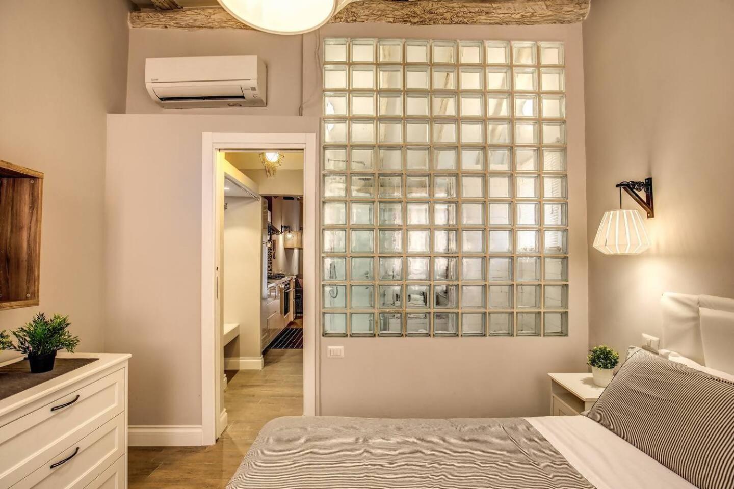 Appartamento Attic With Terrace By Trevi Fountain Roma Esterno foto